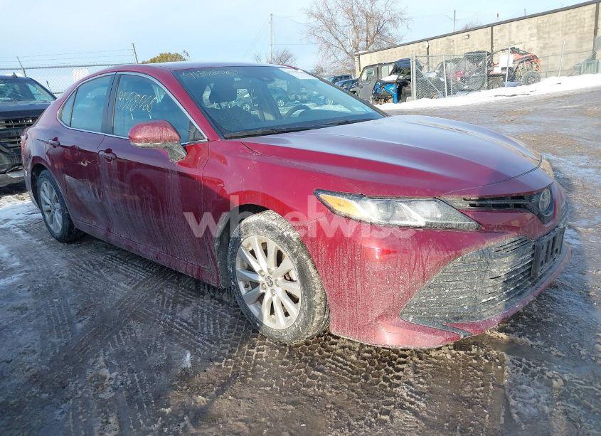 2020 Toyota Camry LE (VIN 4T1C11AK8LU980022) main photo