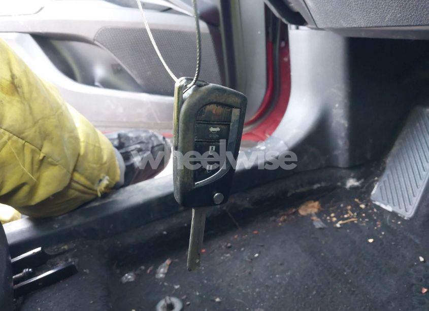 Photo 11 of 2020 Toyota Camry LE (VIN 4T1C11AK8LU980022)