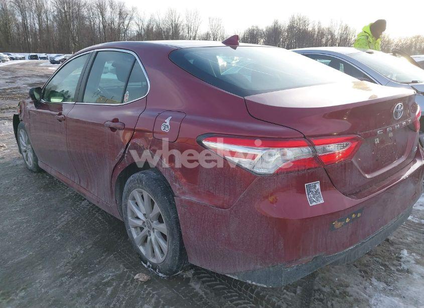 Photo 6 of 2020 Toyota Camry LE (VIN 4T1C11AK8LU980022)