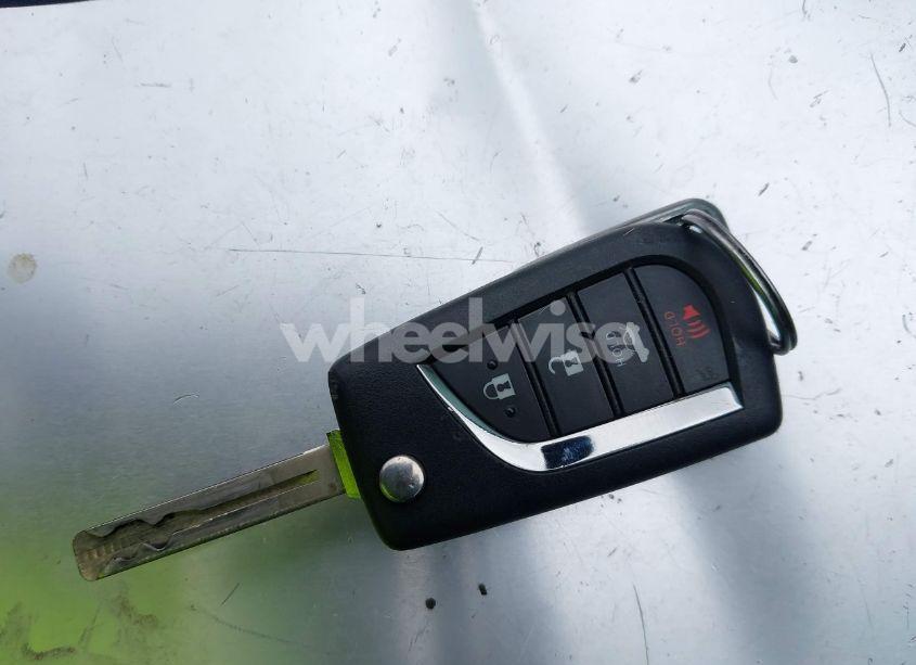 Photo 11 of 2021 Toyota Camry LE (VIN 4T1C11AK8MU421894)