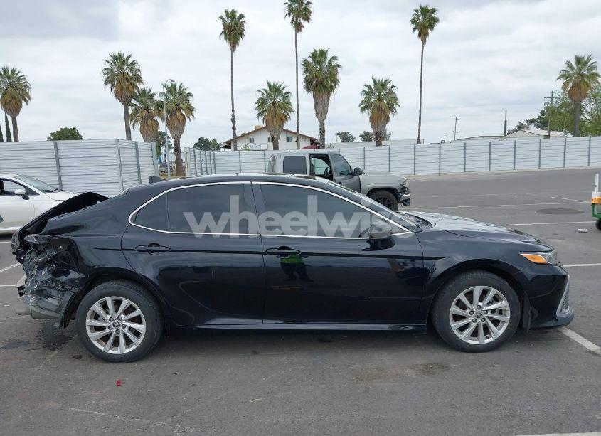 Photo 13 of 2021 Toyota Camry LE (VIN 4T1C11AK8MU421894)