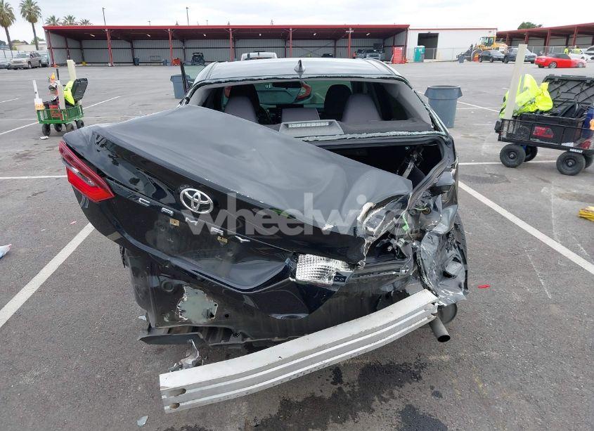 Photo 16 of 2021 Toyota Camry LE (VIN 4T1C11AK8MU421894)