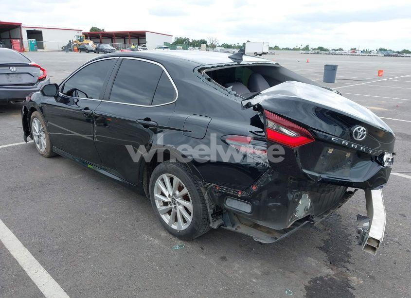 Photo 3 of 2021 Toyota Camry LE (VIN 4T1C11AK8MU421894)