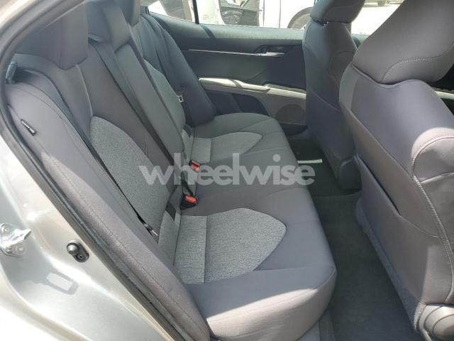 2021 TOYOTA CAMRY LE (VIN 4T1C11AK8MU453230) main photo