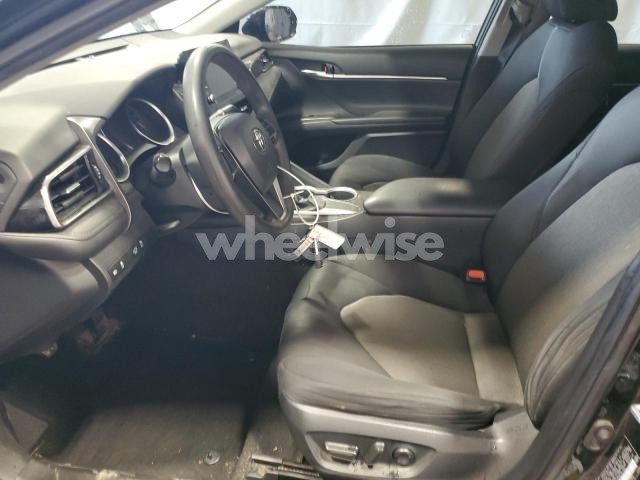 Photo 6 of 2021 TOYOTA CAMRY LE (VIN 4T1C11AK8MU461084)