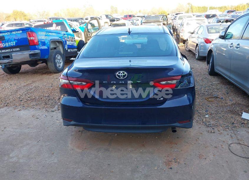 Photo 16 of 2021 Toyota Camry LE (VIN 4T1C11AK8MU461988)