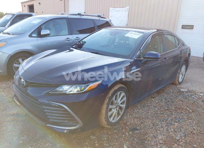 Photo 2 of 2021 Toyota Camry LE (VIN 4T1C11AK8MU461988)