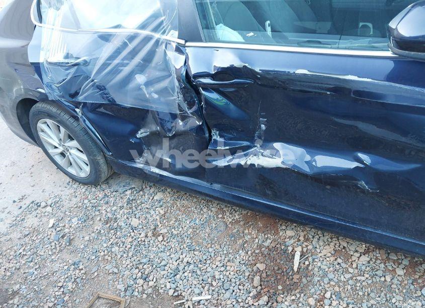 Photo 6 of 2021 Toyota Camry LE (VIN 4T1C11AK8MU461988)