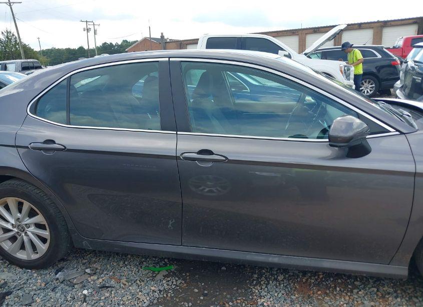 Photo 12 of 2021 Toyota Camry LE (VIN 4T1C11AK8MU494537)