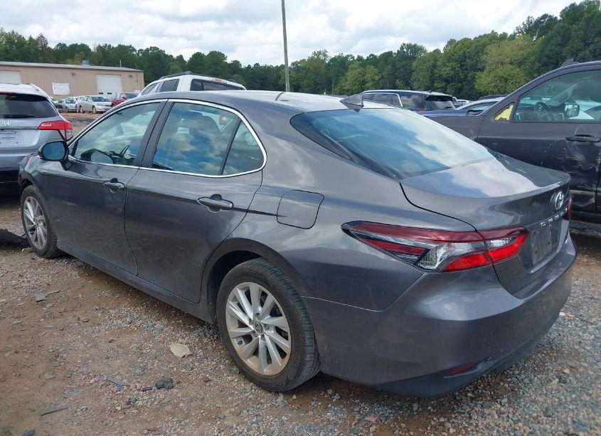 Photo 3 of 2021 Toyota Camry LE (VIN 4T1C11AK8MU494537)