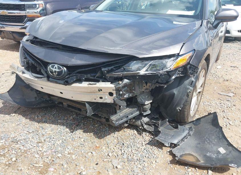 Photo 6 of 2021 Toyota Camry LE (VIN 4T1C11AK8MU494537)