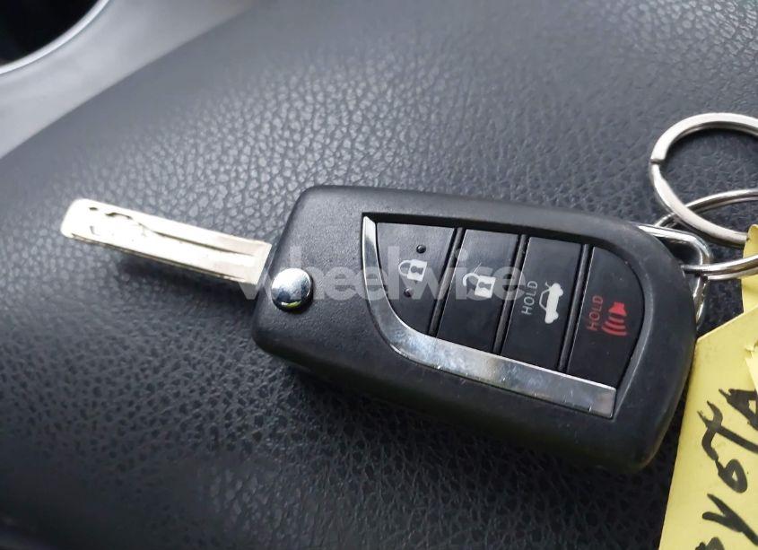 Photo 11 of 2021 Toyota Camry LE (VIN 4T1C11AK8MU512180)