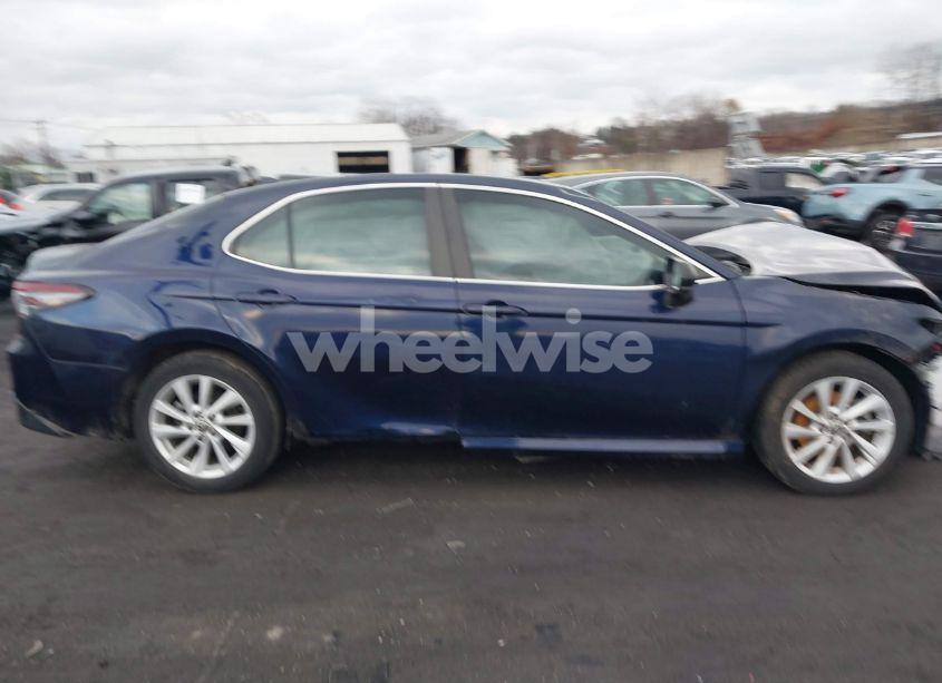 Photo 13 of 2021 Toyota Camry LE (VIN 4T1C11AK8MU512180)