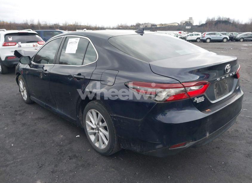 Photo 3 of 2021 Toyota Camry LE (VIN 4T1C11AK8MU512180)