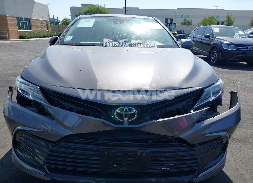 Photo 13 of 2021 Toyota Camry LE (VIN 4T1C11AK8MU513670)