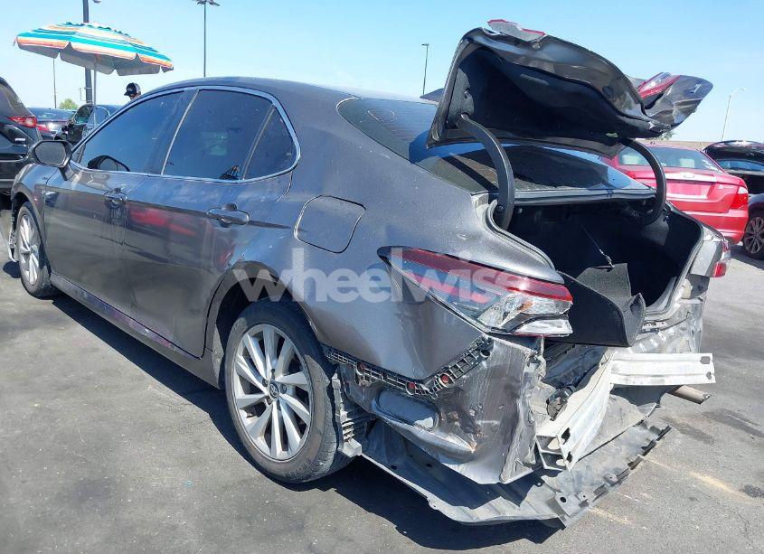 Photo 3 of 2021 Toyota Camry LE (VIN 4T1C11AK8MU513670)