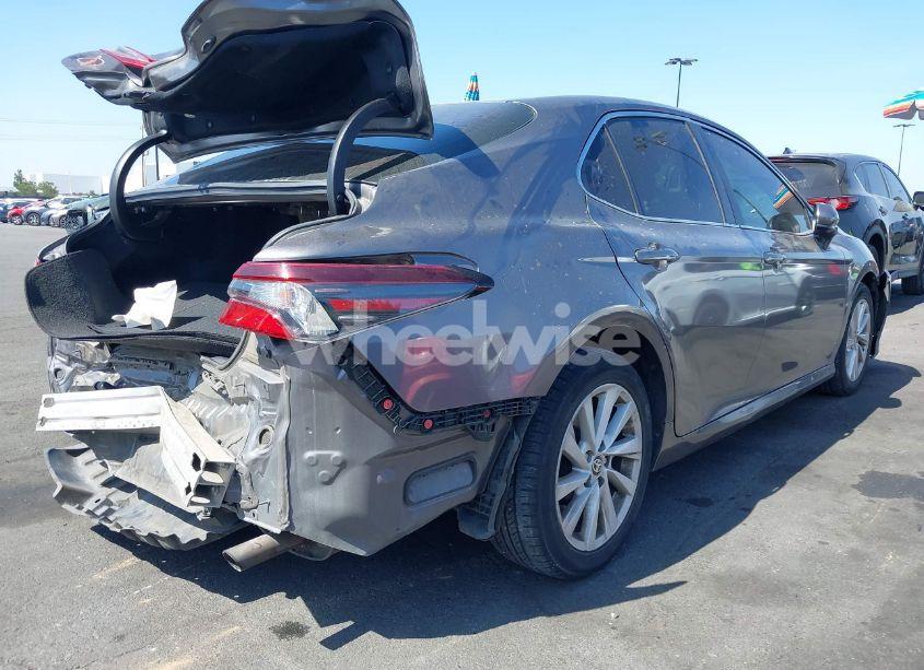 Photo 4 of 2021 Toyota Camry LE (VIN 4T1C11AK8MU513670)