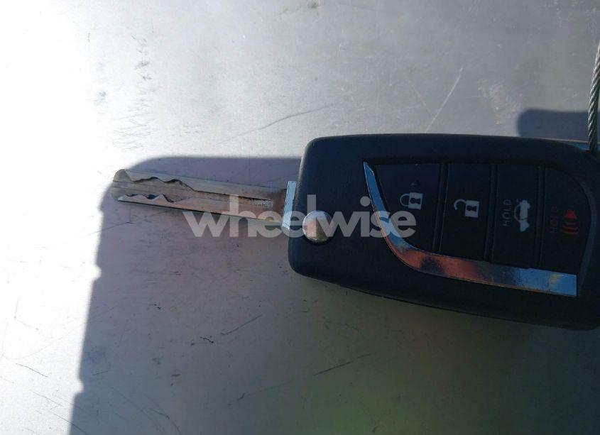 Photo 11 of 2021 Toyota Camry LE (VIN 4T1C11AK8MU595111)