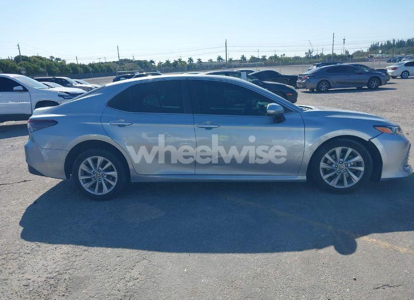 Photo 13 of 2021 Toyota Camry LE (VIN 4T1C11AK8MU595111)