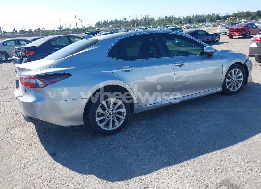 Photo 4 of 2021 Toyota Camry LE (VIN 4T1C11AK8MU595111)