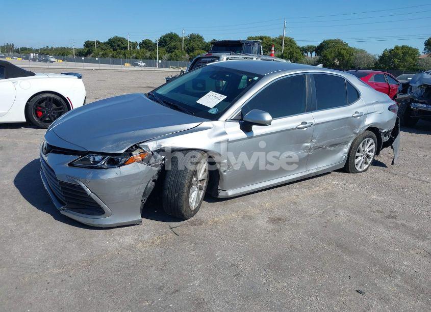 Photo 6 of 2021 Toyota Camry LE (VIN 4T1C11AK8MU595111)