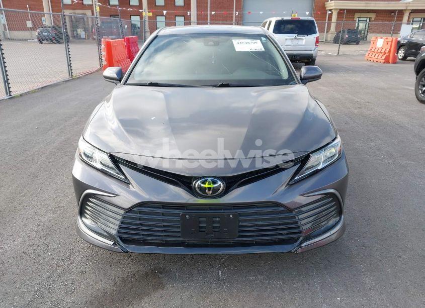 Photo 12 of 2022 Toyota Camry LE (VIN 4T1C11AK8NU055100)