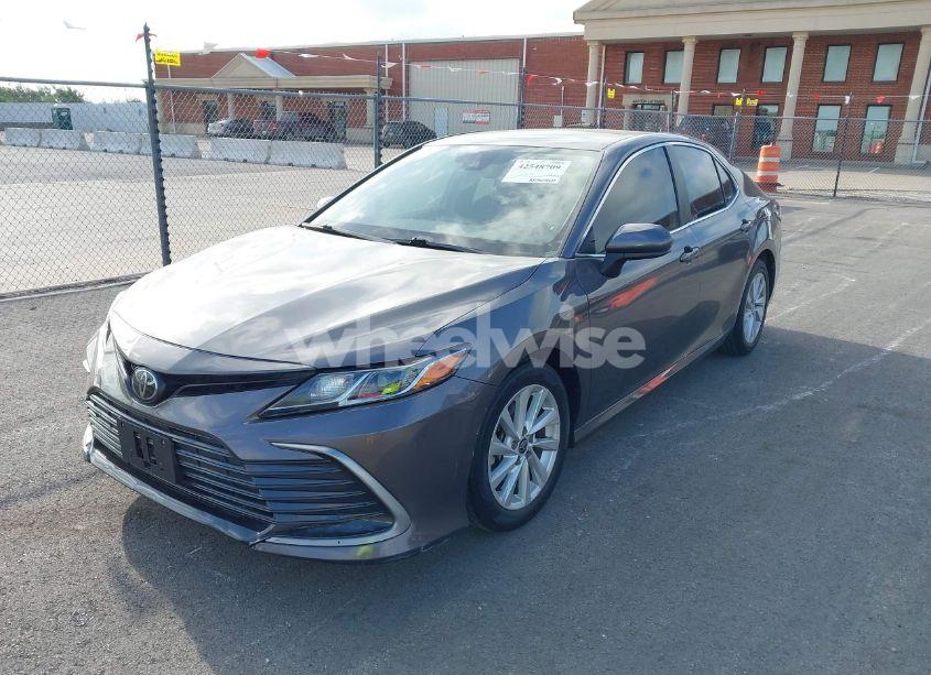 Photo 2 of 2022 Toyota Camry LE (VIN 4T1C11AK8NU055100)