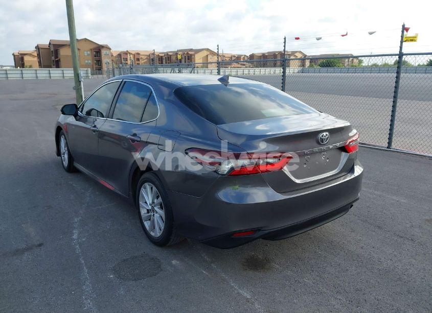 Photo 3 of 2022 Toyota Camry LE (VIN 4T1C11AK8NU055100)