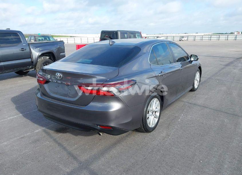 Photo 4 of 2022 Toyota Camry LE (VIN 4T1C11AK8NU055100)