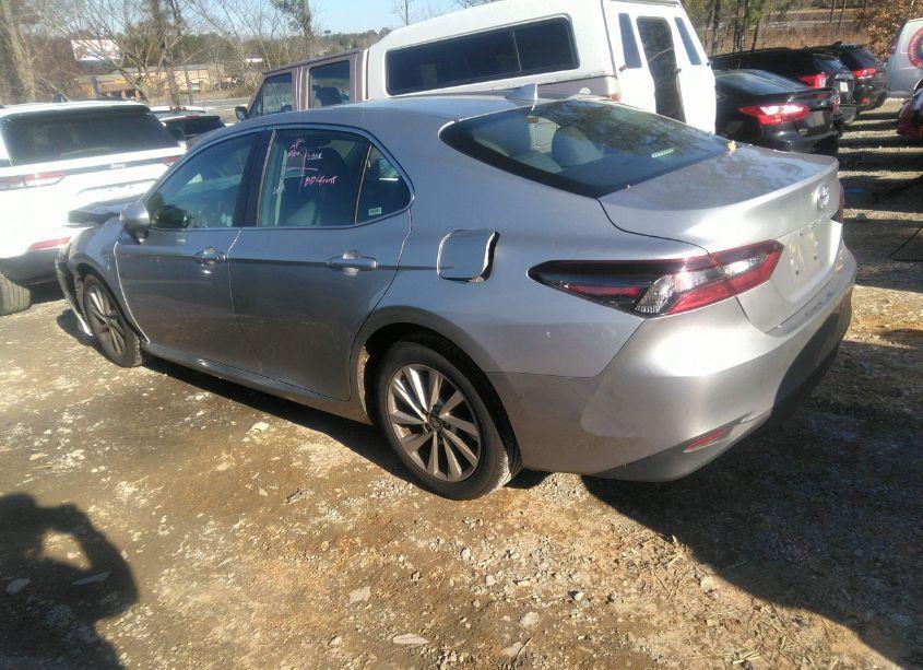 Photo 3 of 2022 Toyota Camry LE (VIN 4T1C11AK8NU499948)