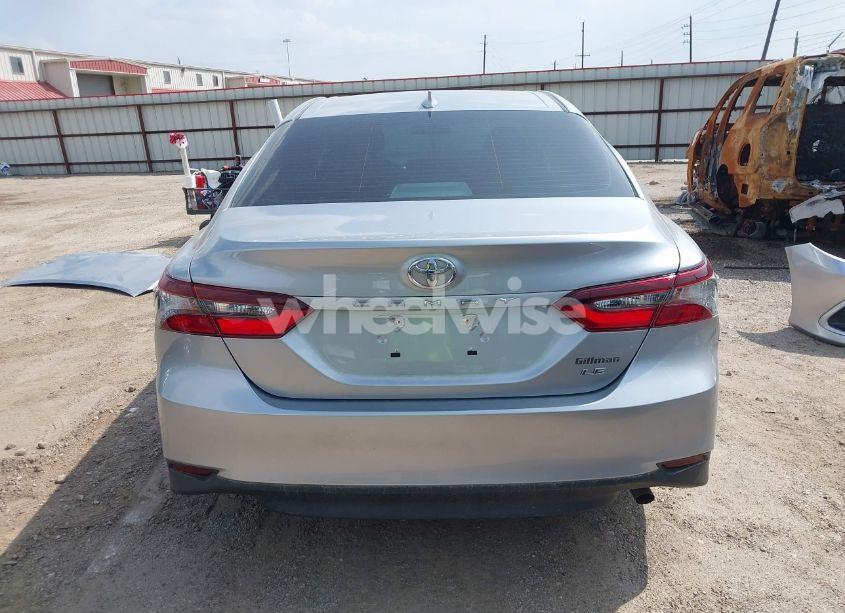 Photo 17 of 2022 Toyota Camry LE (VIN 4T1C11AK8NU630618)