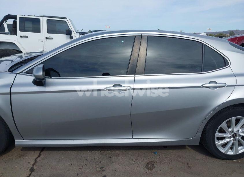 Photo 14 of 2022 Toyota Camry LE (VIN 4T1C11AK8NU649637)