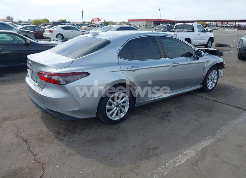 Photo 4 of 2022 Toyota Camry LE (VIN 4T1C11AK8NU649637)