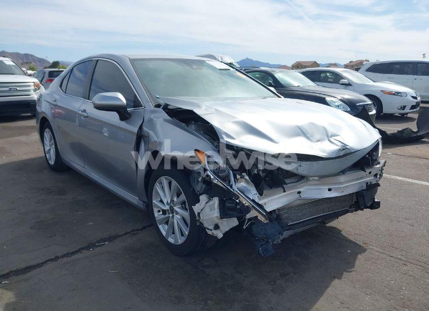 Photo 6 of 2022 Toyota Camry LE (VIN 4T1C11AK8NU649637)