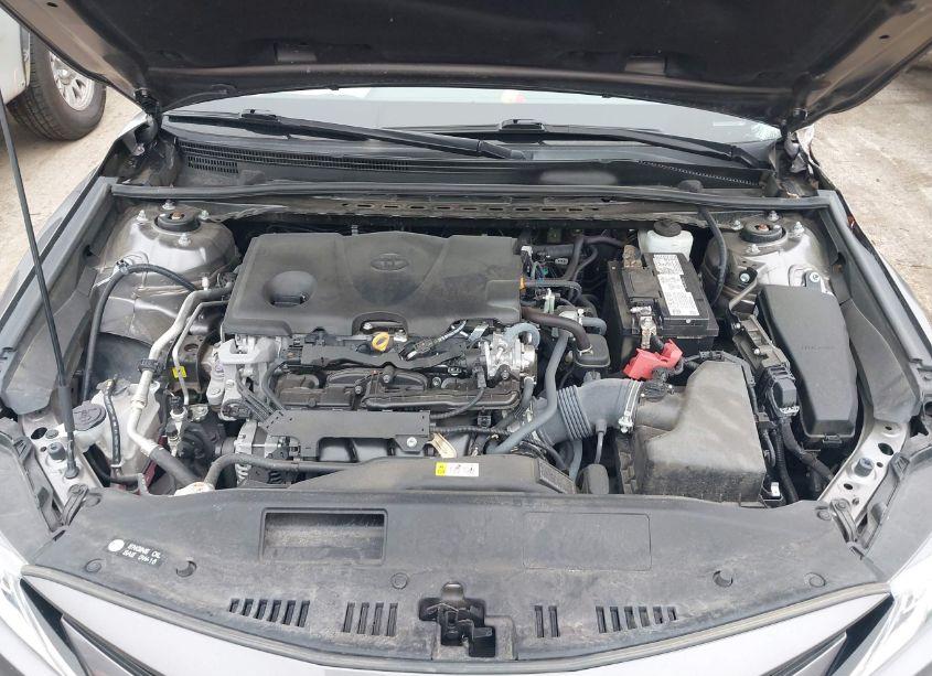 Photo 10 of 2022 Toyota Camry LE (VIN 4T1C11AK8NU665420)