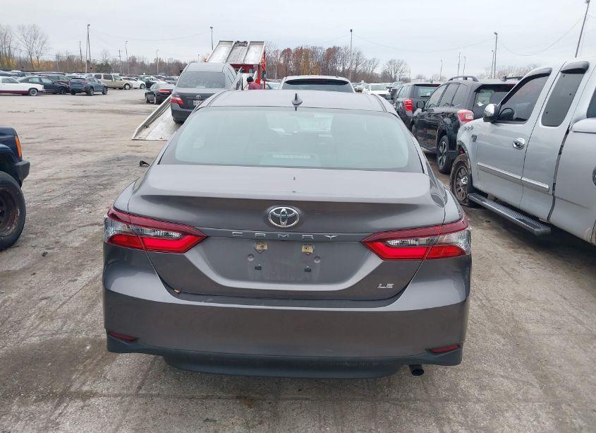 Photo 16 of 2022 Toyota Camry LE (VIN 4T1C11AK8NU665420)