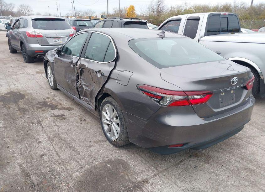 Photo 3 of 2022 Toyota Camry LE (VIN 4T1C11AK8NU665420)