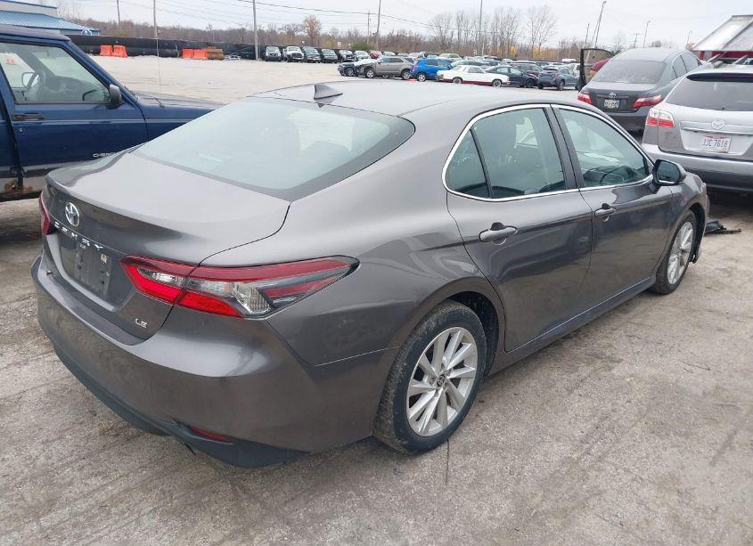 Photo 4 of 2022 Toyota Camry LE (VIN 4T1C11AK8NU665420)
