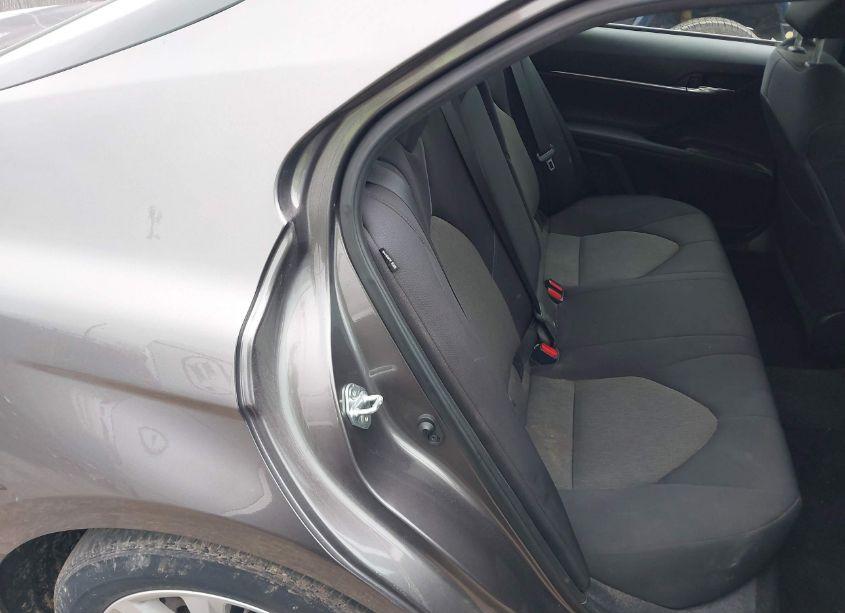 Photo 8 of 2022 Toyota Camry LE (VIN 4T1C11AK8NU665420)
