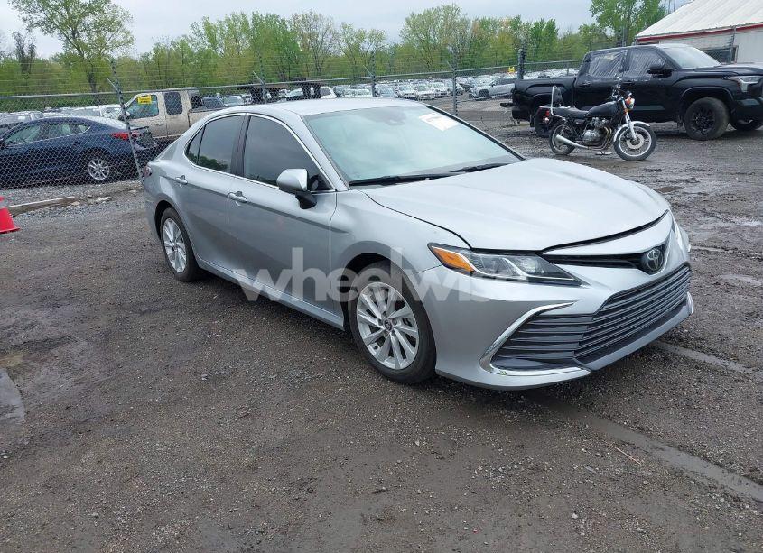 2023 Toyota Camry LE (VIN 4T1C11AK8PU105111) main photo