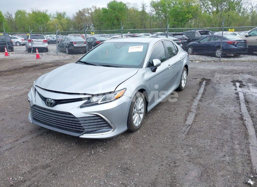 Photo 2 of 2023 Toyota Camry LE (VIN 4T1C11AK8PU105111)