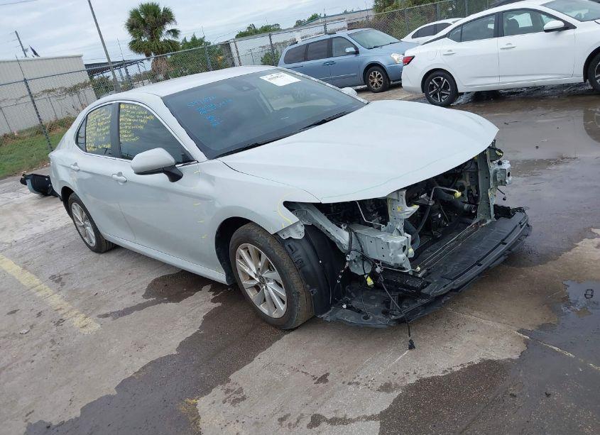 2023 Toyota Camry LE (VIN 4T1C11AK8PU188037) main photo