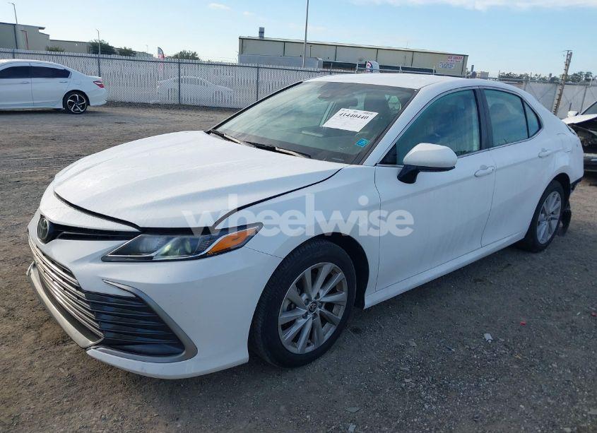Photo 2 of 2024 Toyota Camry LE (VIN 4T1C11AK8RU192642)
