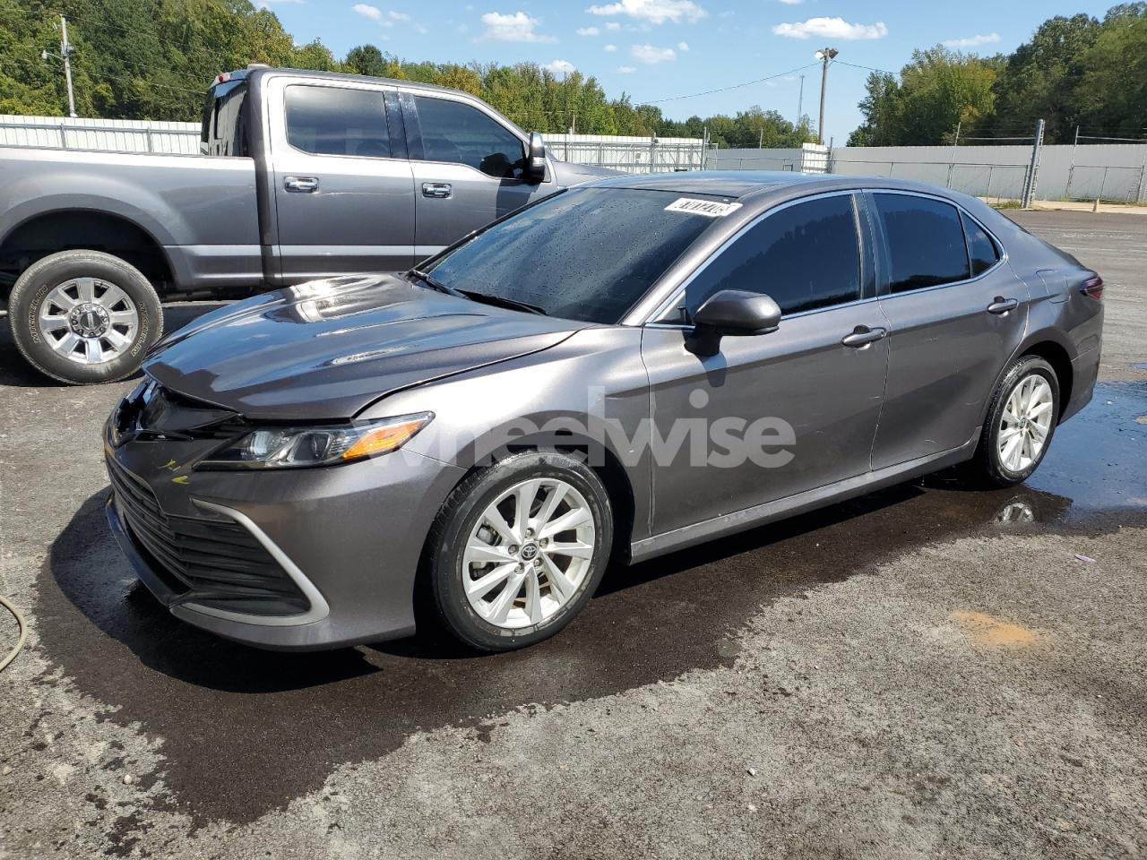 2024 TOYOTA CAMRY LE (VIN 4T1C11AK8RU197551) main photo