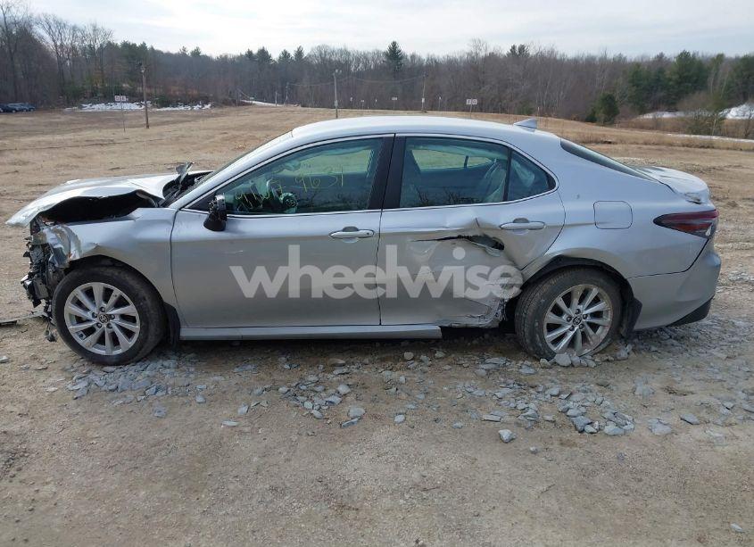 Photo 15 of 2024 Toyota Camry LE (VIN 4T1C11AK8RU842148)