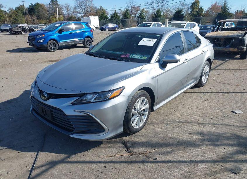 Photo 2 of 2024 Toyota Camry LE (VIN 4T1C11AK8RU842490)