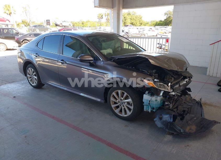 2024 Toyota Camry LE (VIN 4T1C11AK8RU858155) main photo