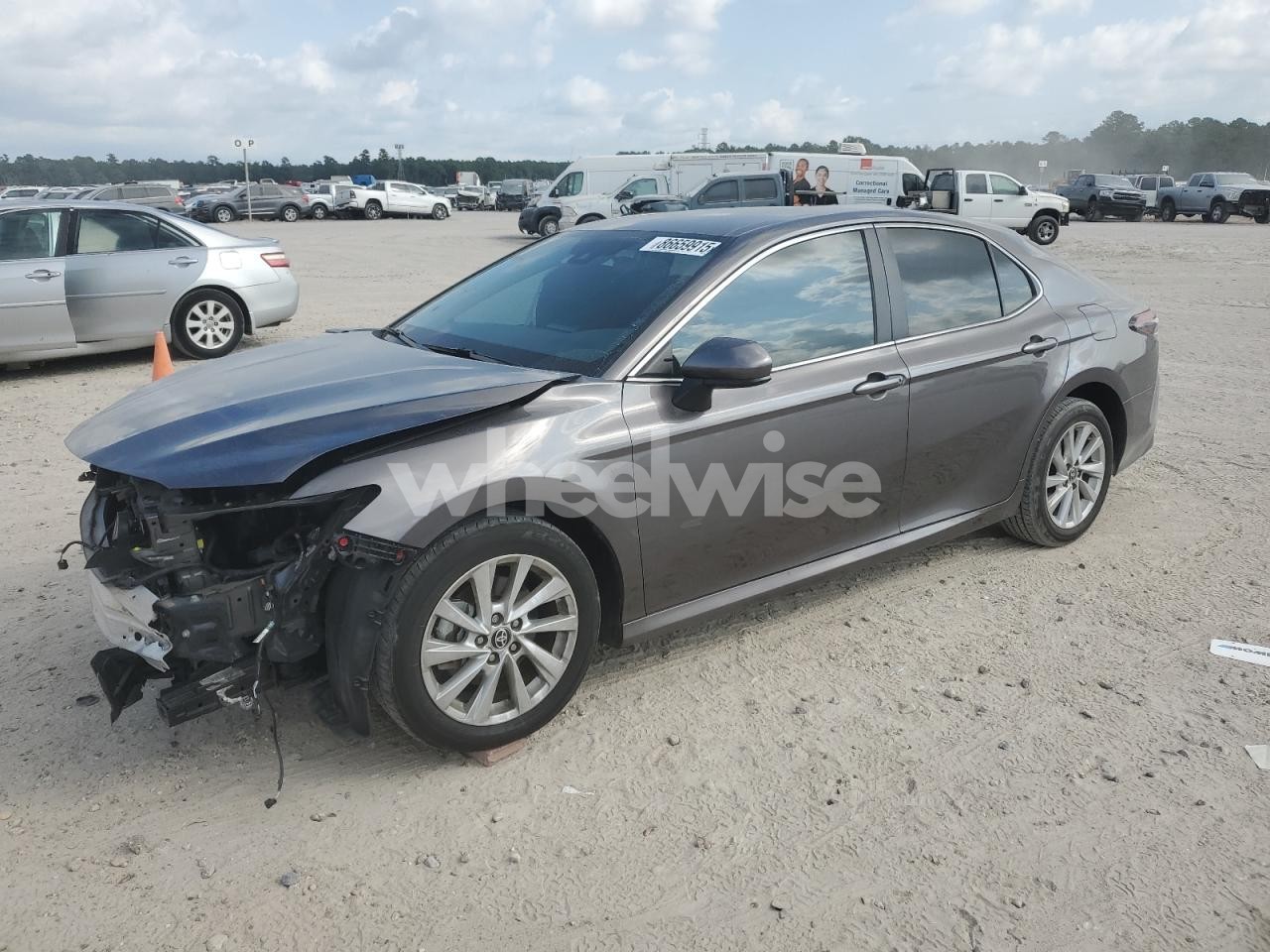 2024 TOYOTA CAMRY LE (VIN 4T1C11AK8RU866224) main photo
