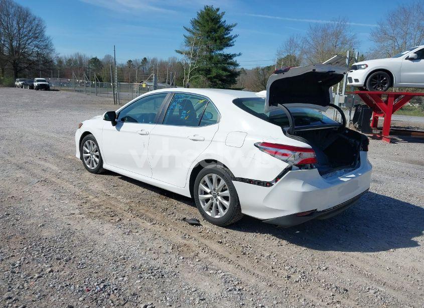 Photo 3 of 2020 Toyota Camry LE (VIN 4T1C11AK9LU315906)