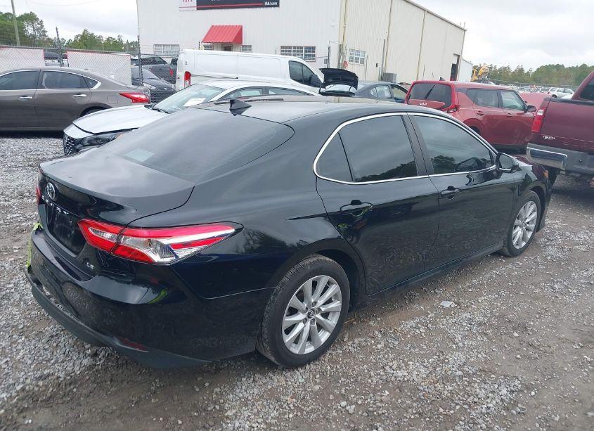Photo 4 of 2020 Toyota Camry LE (VIN 4T1C11AK9LU319048)